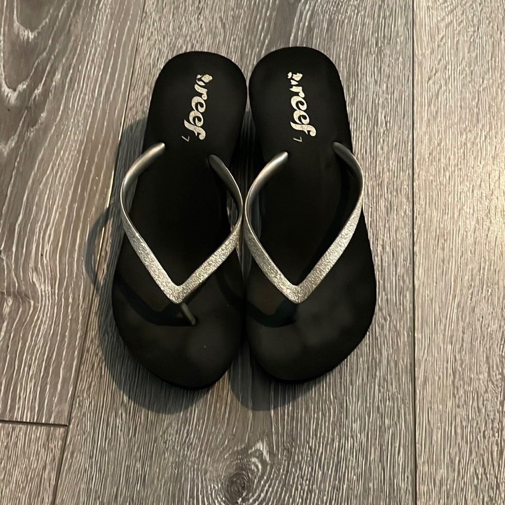 Reef wedge flip flops